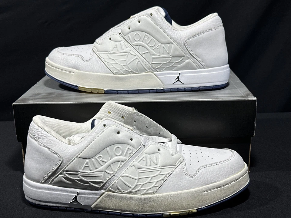 DS Nu’ Retro Air Jordan 1 Talla Baja 9.5 302371 141 2002 Blanco/Azul Marino Medianoche Foto 3 de 4