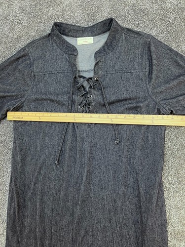 Vestido camisero vaquero Bobbie Brooks para mujer azul medio con cordones cuello Henley - Imagen 3 de 7