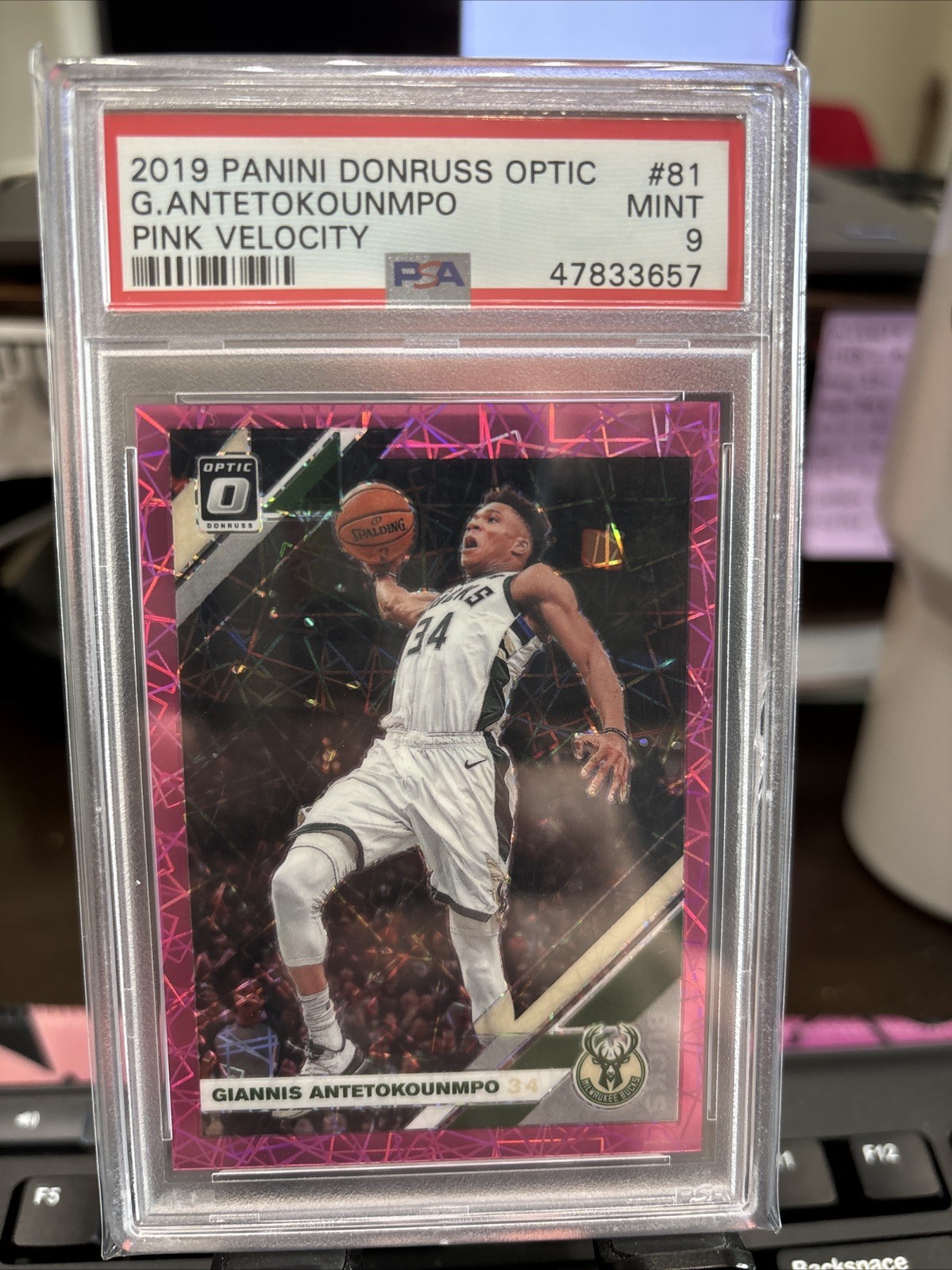 2019 Donruss Optic Giannis Antetokounmpo Pink Velocity #81 SP /79 PSA 9 MINT