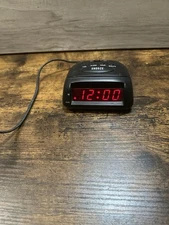 Advance Electric Alarm Clock Model 3139 Battery Backup Small Compact 