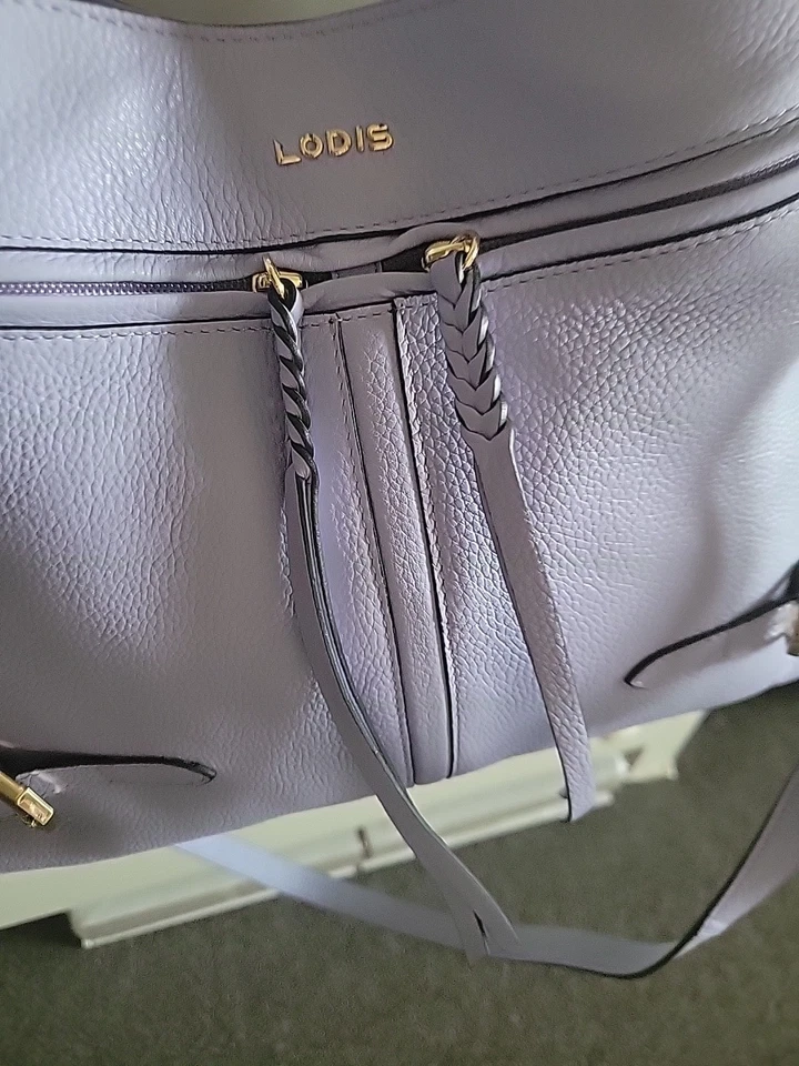 LODIS NUEVO CON ETIQUETAS Nikki Cuero Guijarro Cartera Bolso de Hombro Bandolera Cartera Lavanda  Foto 3 de 4