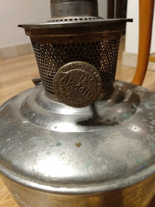 Vintage Oil Lamp Made By Aladdin Fantastic Graphics