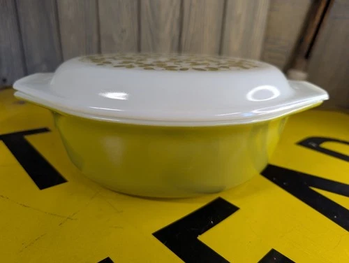 Pyrex Vintage Olive Verde 043 With Lid