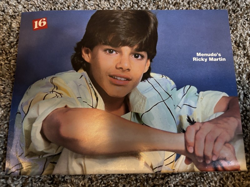 VERY RARE 80s YOUNG LATINO MENUDO RICKY MARTIN TEEN SET CLIPPING MAGAZINE PINUP!