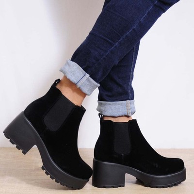 cleated heel chelsea boots