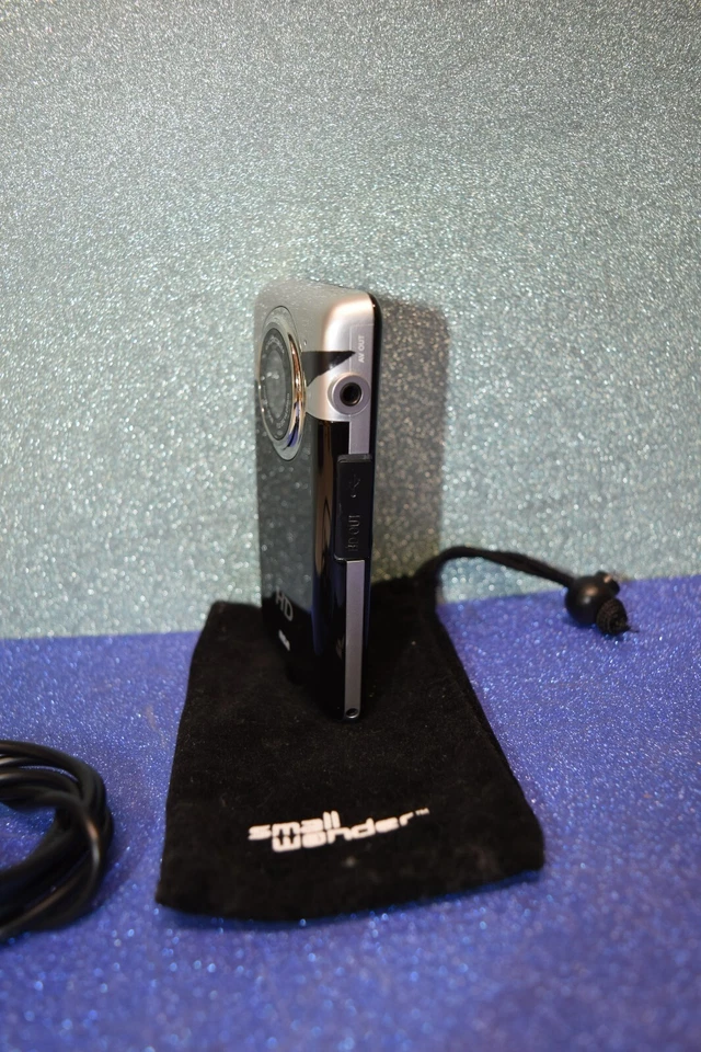 Tested RCA Small Wonder EZ2100A HD Camcorder W/ SD Card & Cable - Image 4 of 4