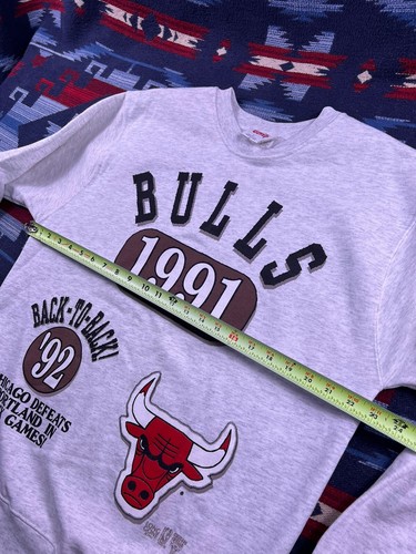 NWT Vtg 90s Chicago Bulls Crewneck Men L Big Graphic Jordan Sweatshirt Sweater - Picture 11 of 12