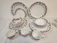 International Tableworks Dinner Set 20 PCS  Christmas Ribbons PLATES BOWLS CUPS