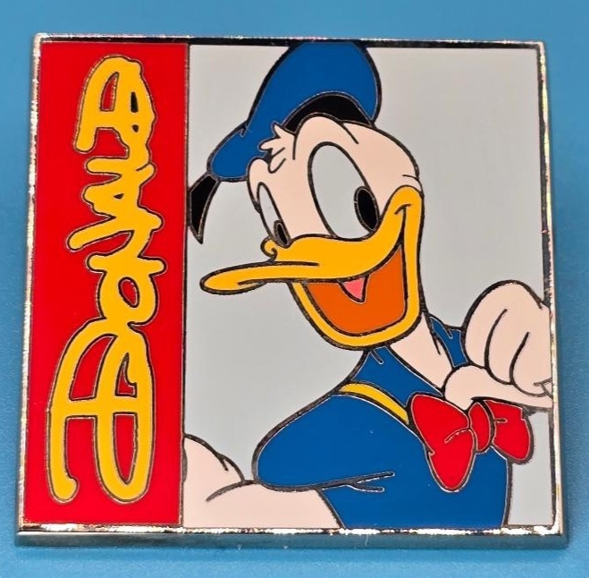 DISNEY Pin Donald Duck In Square Deluxe Pin Starter Set Walt Disney World 2012
