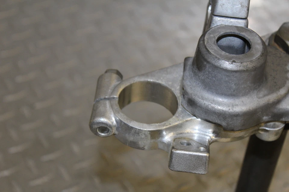 Kawasaki Eliminator 900 ZL900A 1985 horquilla delantera abrazadera triple árbol vástago Foto 2 de 4