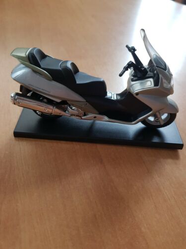 Motorrad Modell Collection 1:18 Ducati BMW Kawasaki Yamaha Triumph Honda ..... - Picture 196 of 213