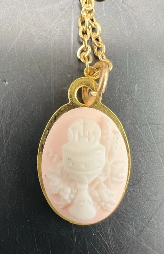 Small .5” Vintage Cameo on 18” Gold-Tone Chain