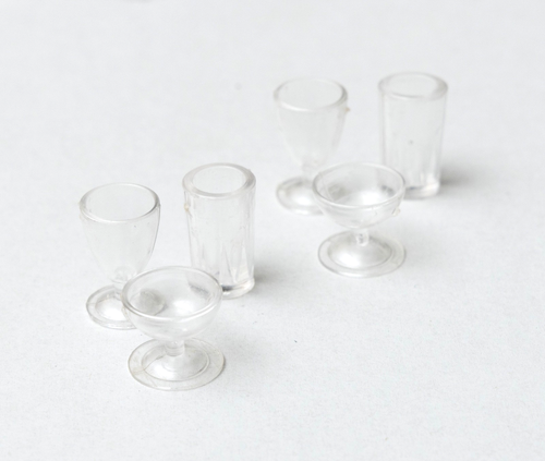 VTG Barbie Champagne Wine Cocktail Drinking Glasses 1:6 Scale - Picture 2 of 3
