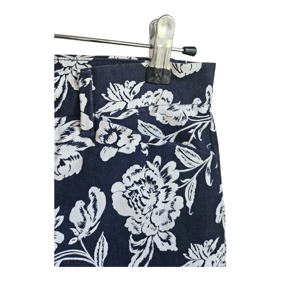 Pantalones al tobillo ajustados GAP Curvy Signature para mujer azul marino blanco floral talla 2 elásticos Foto 4 de 4