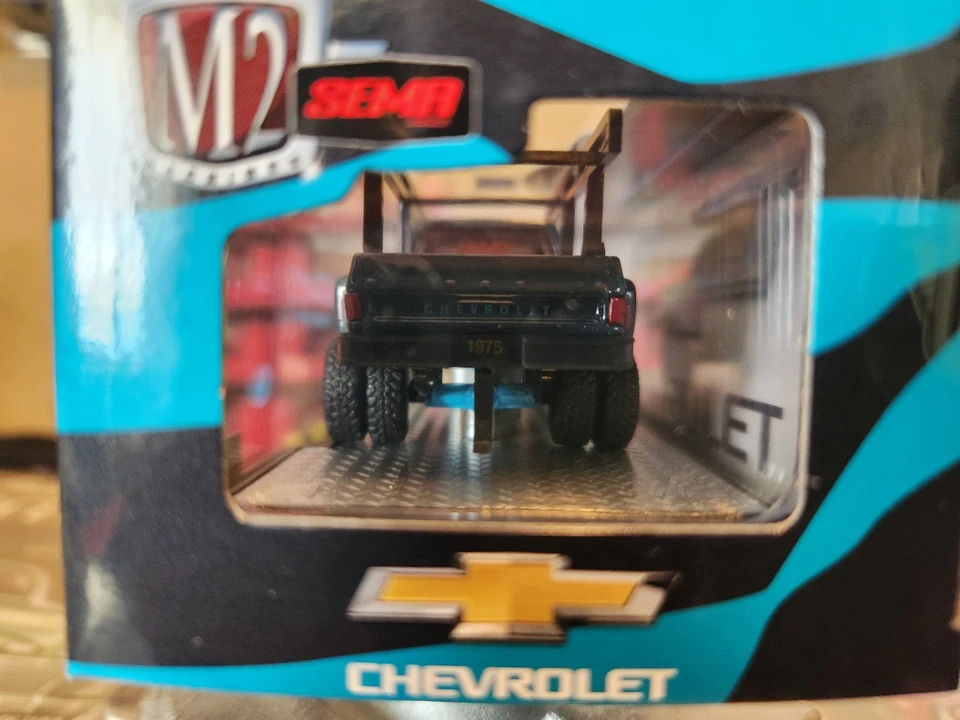 M2 Machines SEMA Exclusive 1975 Chevrolet Silverado 30 4x4 - Image 4 of 4