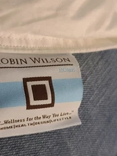 Robin Wilson Down Alternative King Comforter/Duvet Insert White Store Display