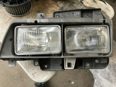 01 02 03 04 ISUZU W4500 W5500 LEFT SIDE HEADLIGHT ASSEMBLY SEE PICS 