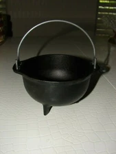Vintage Lodge Mini Cast Iron Dutch Oven Cauldron Seasoned Free Ship ~ New