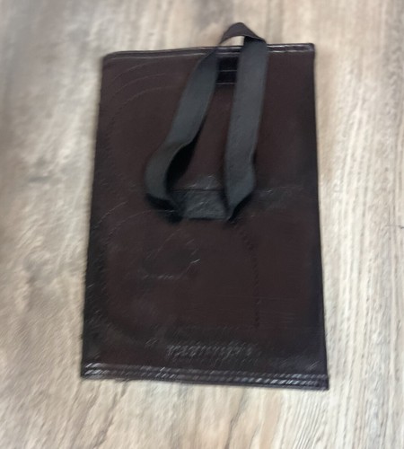 BCBG MAXAZRIA BLACK LEATHER FOLDING TRAVEL CASE WALLET SIZE 6x9 - Picture 6 of 11