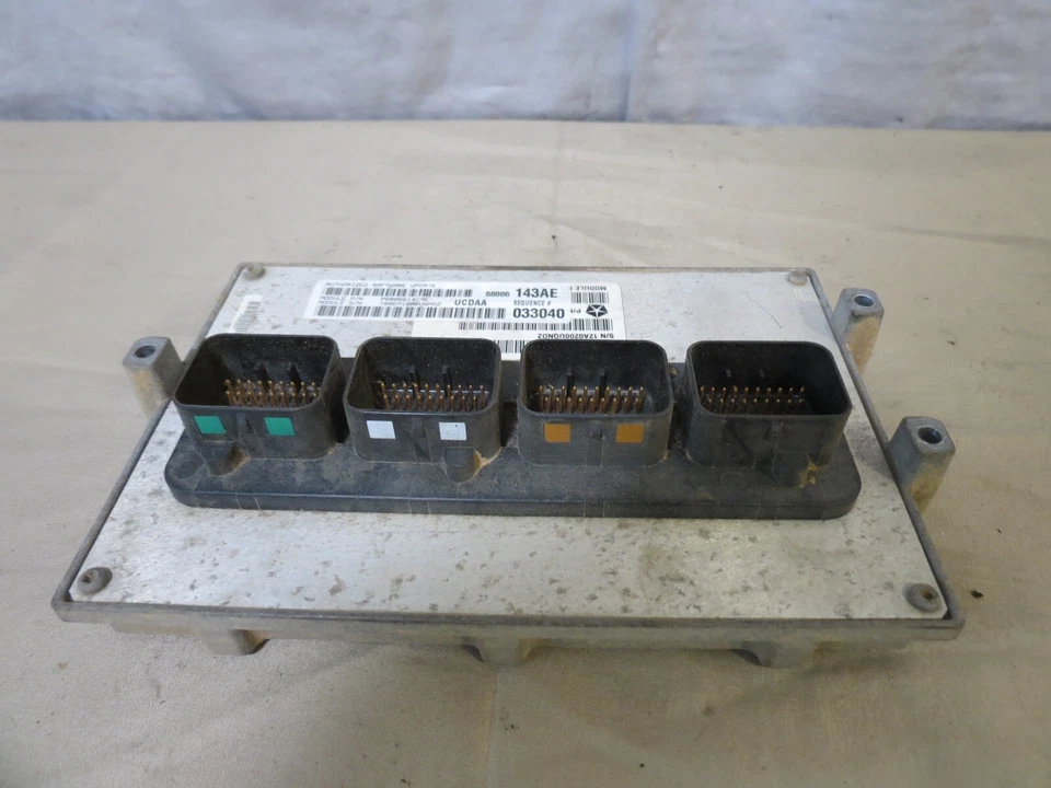 11 Dodge Ram 2011 5,7 L motor control ECU ECM módulo informático UCDAA 68066143AE Foto 3 de 4