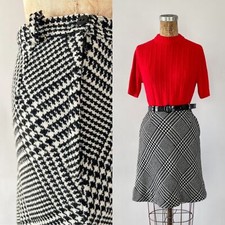 Vintage 1960s Black White Plaid Houndstooth Thick Wool Flared Skirt XS Waist 25