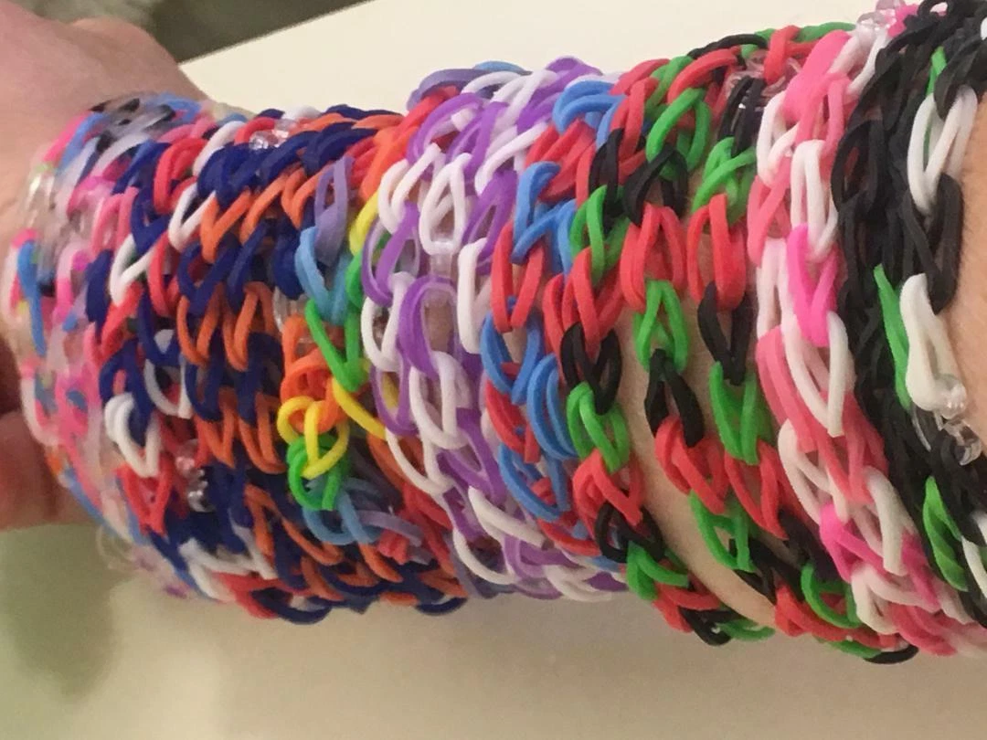 How to make a beautiful bracelet Loom band - YouTube