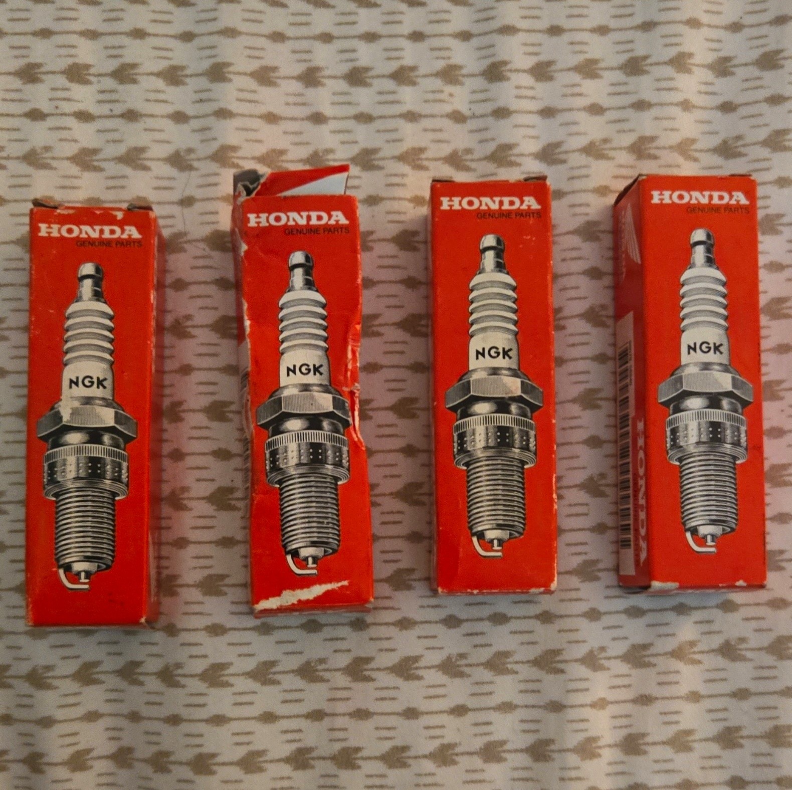 Lot Of 4 Honda Ngk Spark Plugs B8es