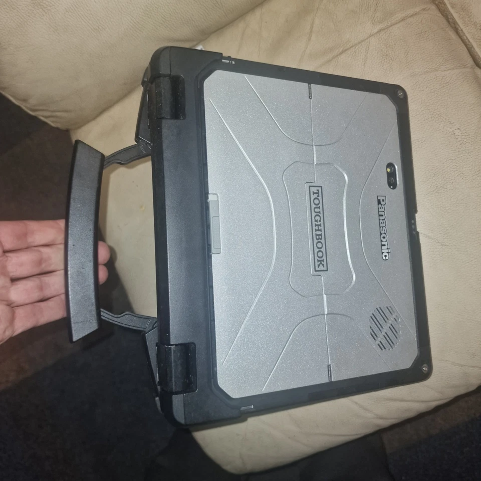 Panasonic Toughbook CF33 i5 7300U 2.7GHz 8GB RAM 256GB SSD 12" 2in1 Toughpad 444 - Image 3 of 4