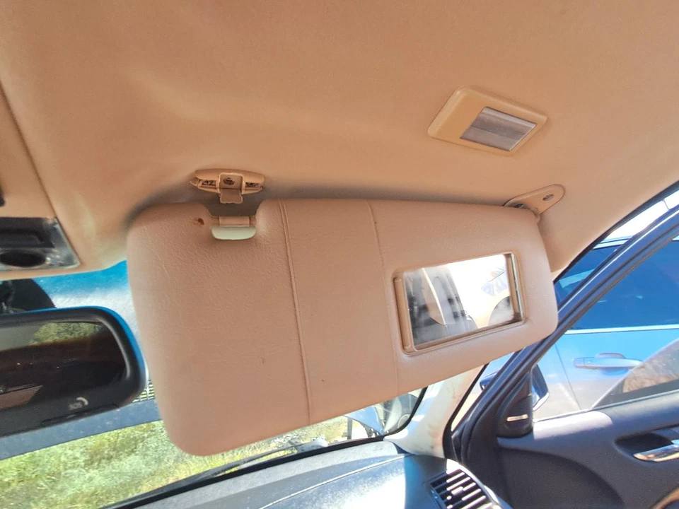 Used Right Sun Visor fits: 2005 Bmw 330I Sdn illuminated leather R. Right Grade Foto 2 de 4