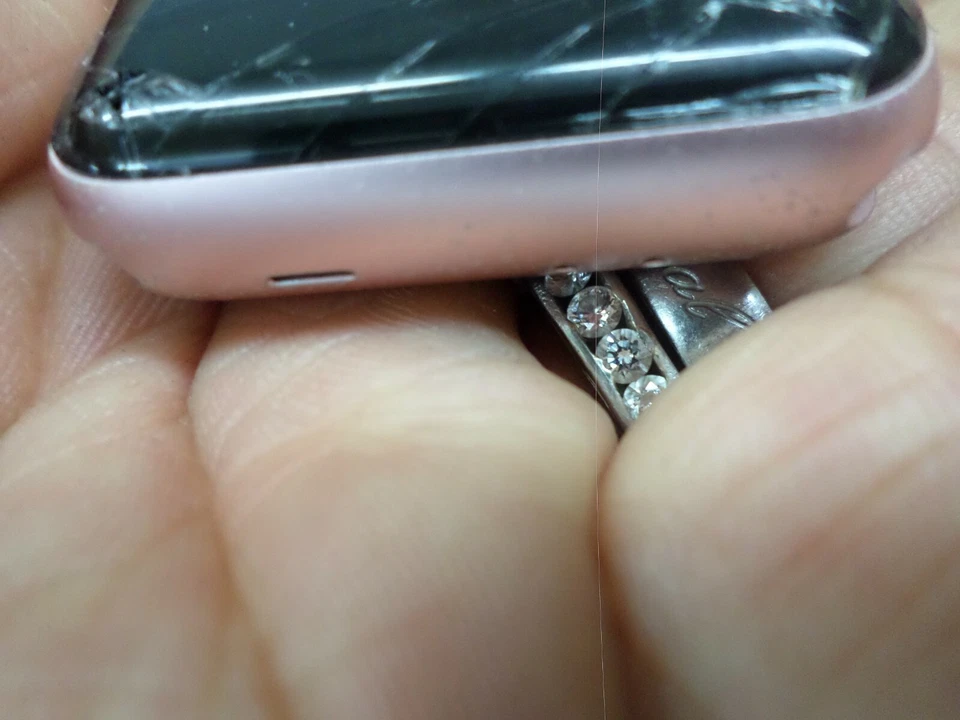 Apple Watch 2 38mm Aluminum Case Unlocked Crack Screen - Image 2 of 4