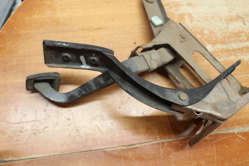95-99 Chevrolet Cavalier Manual Complete Clutch Brake And Gas Pedal Assembly - Picture 16 of 23