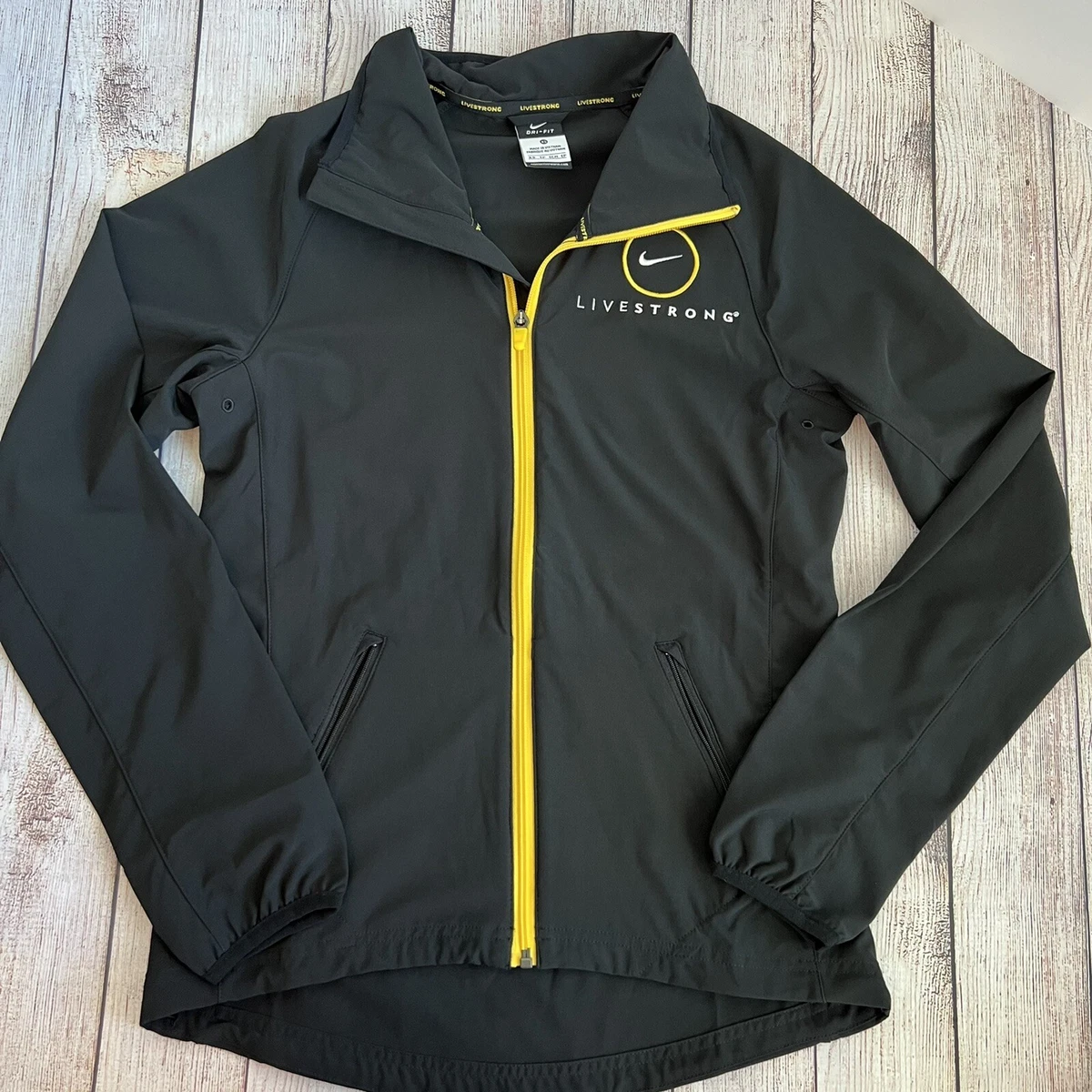 nike dri fit livestrong jacket xs