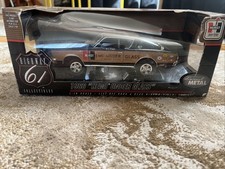 Highway 61 Collectibles 1/18 1966 "Hemi Under Glass"