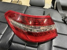 Mercedes W212 LED R&uuml;ckleuchte Links Avantgarde Limousine A2129060558