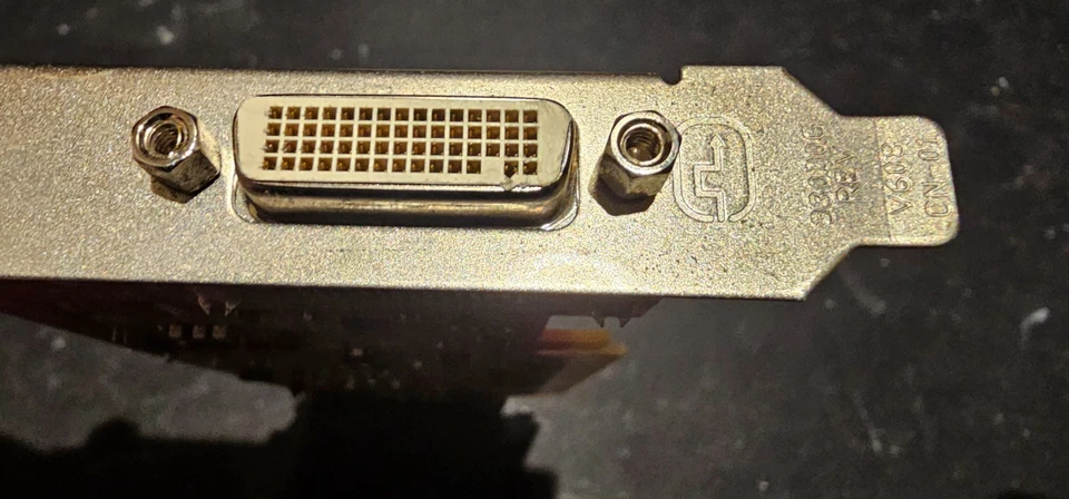 AMD C090 716523-001 Video Card 1GB DMS-59 PCIe - Image 2 of 4