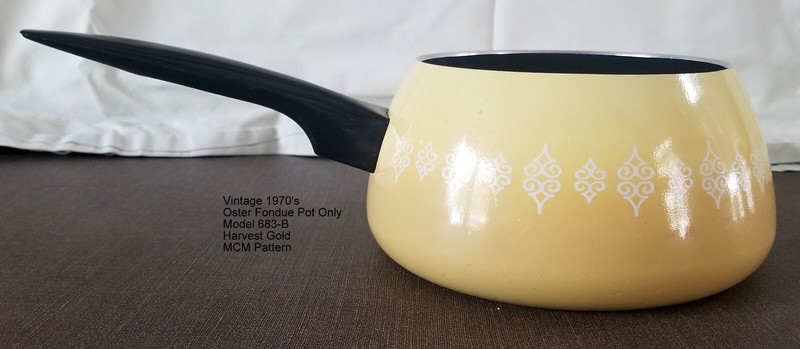 New (Never used) MCM Vintage Oster 1970's Fondue Pot Harvest Gold (No Lid)