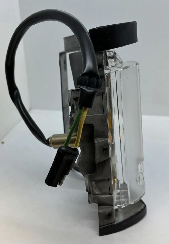 Chrysler Imperial 1969 conjunto de lámpara de estacionamiento delantera derecha 2930912 nuevo en stock Foto 4 de 4