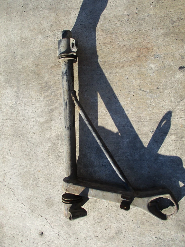 Porsche 914-4 1970-1976 FRONT CONTROL ARM LEFT OR RIGHT WITH SWAY BAR BRACKET - Image 3 of 4