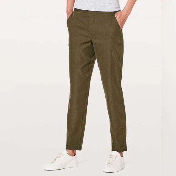 Lululemon city trek trouser olive green size 8