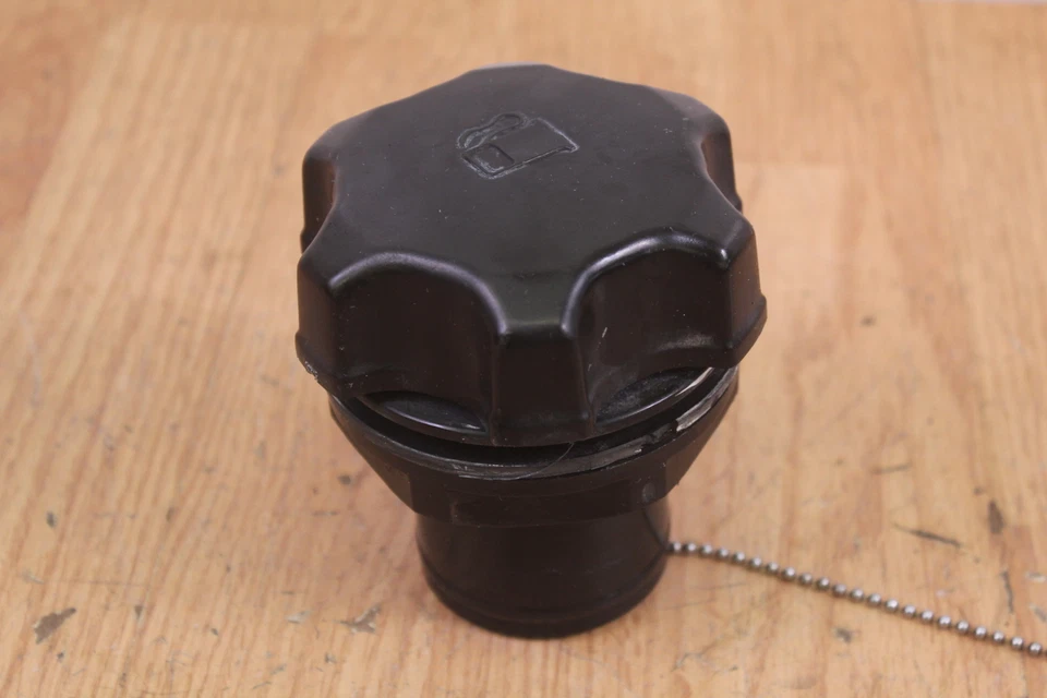 Kawasaki Jet Ski Ultra 150 JH1200 1999 tapa de gasolina con cuello de llenado Foto 2 de 4