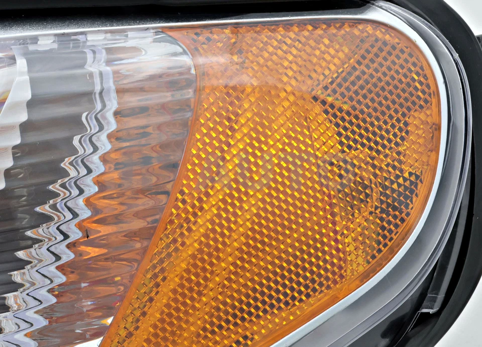 For 2008-2012 Volvo S80 V70 XC70 Headlight Halogen Driver Side - Image 4 of 4