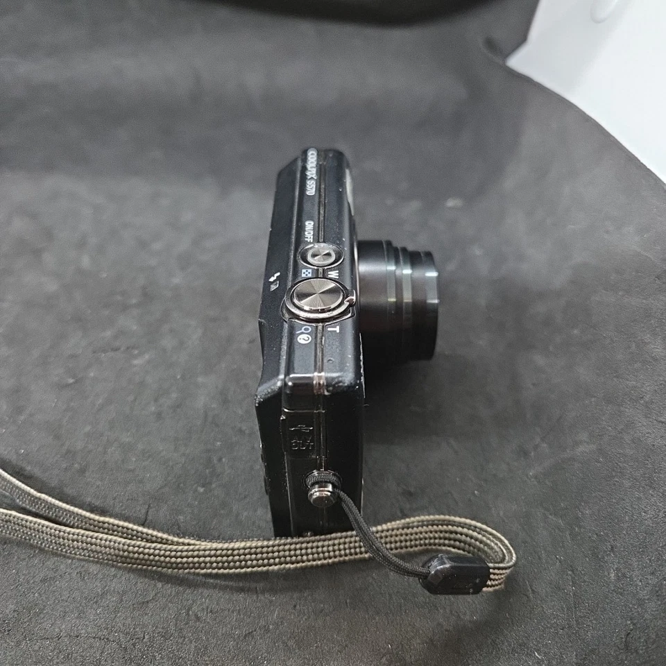 Nikon COOLPIX S570 12.0MP Digital Camera - Black - TESTED - No Charger #4 - Image 4 of 4