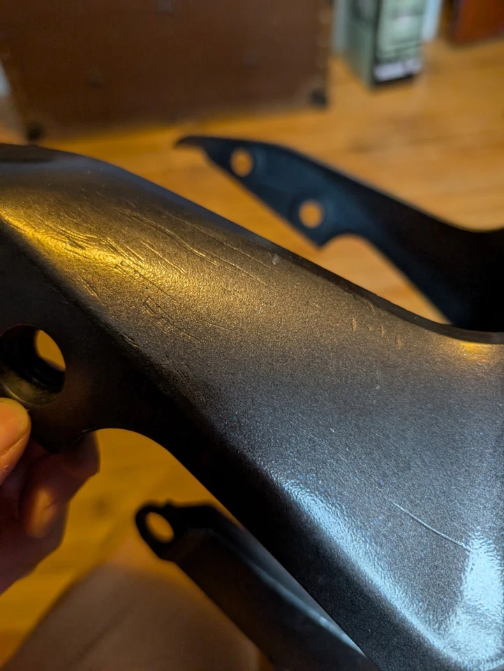 Guardabarros delantero Honda CBR600RR usado 61100-MFJ-D000 OEM 2009-2012 Foto 4 de 4