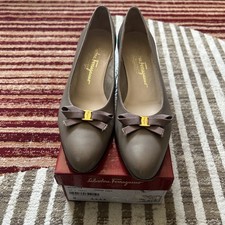 Salvatore Ferragamo Women's 9AAAA  Tan Niece Calf Logo Bow  Pump