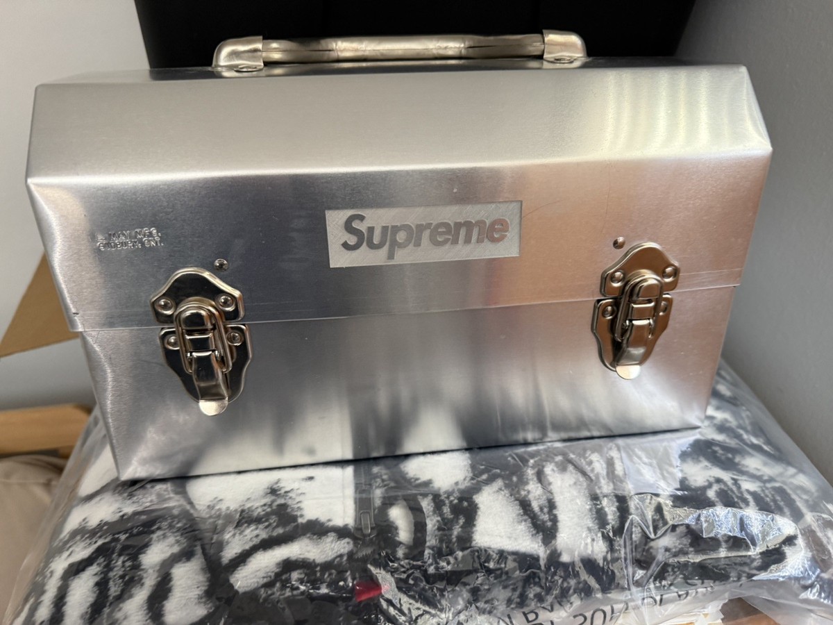 シュプリーム L.May MFG Inc. Miner's Lunchbox 【公式通販】
