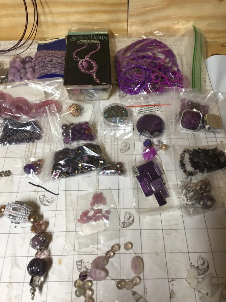 1lb 9oz Lot Bead Lot Purple Metal Glass Stone Seed Circle Pendants Strands Donut - Image 3 of 4