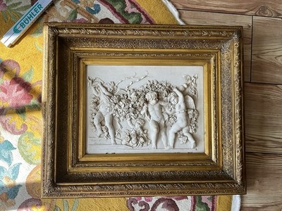 Alabaster Relief Putten Gross