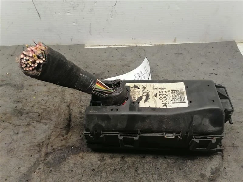 Motor de caja de conexiones de fusibles excluyendo Sport Trac compatible con 02-10 Explorer 1181729 Foto 2 de 4