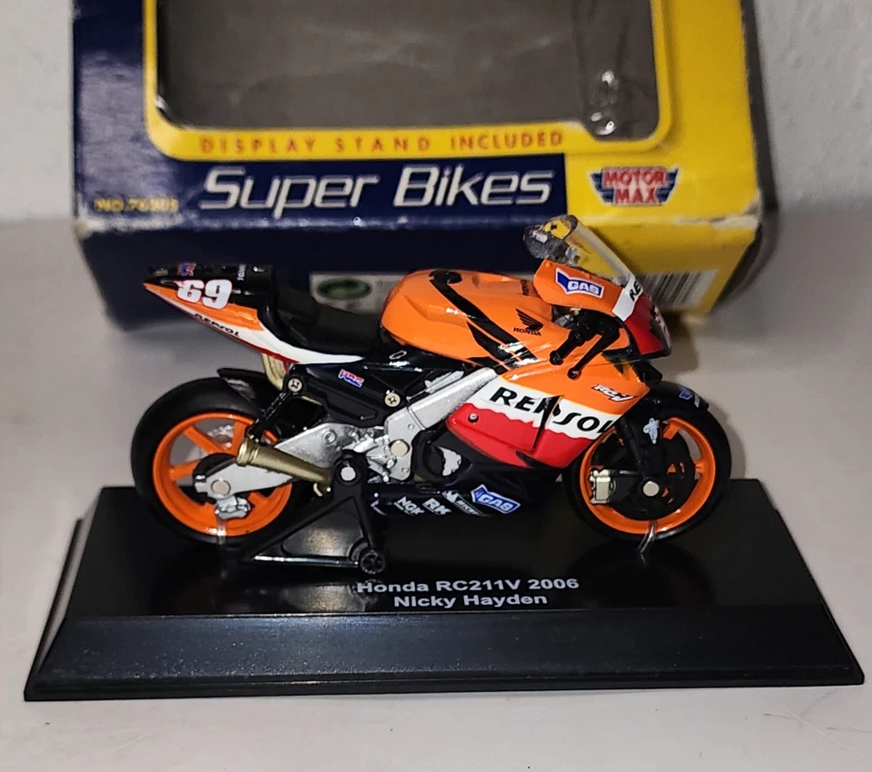 Honda RC211V 2006 NICKY HAYDEN 1/18 MOTO-GP REPSOL #69 Foto 4 de 4