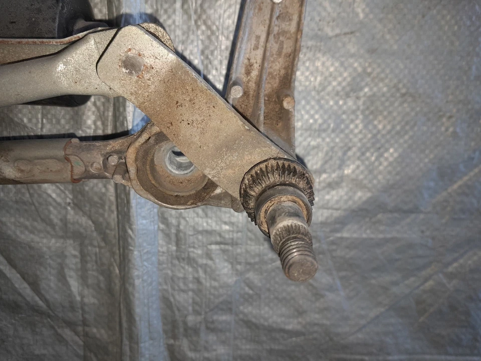 06-13 BMW E90 E91 E92 323I 328I 330I 335I LIMPIAPARABRISAS ACOPLAMIENTO CON MOTOR OEM Foto 2 de 3